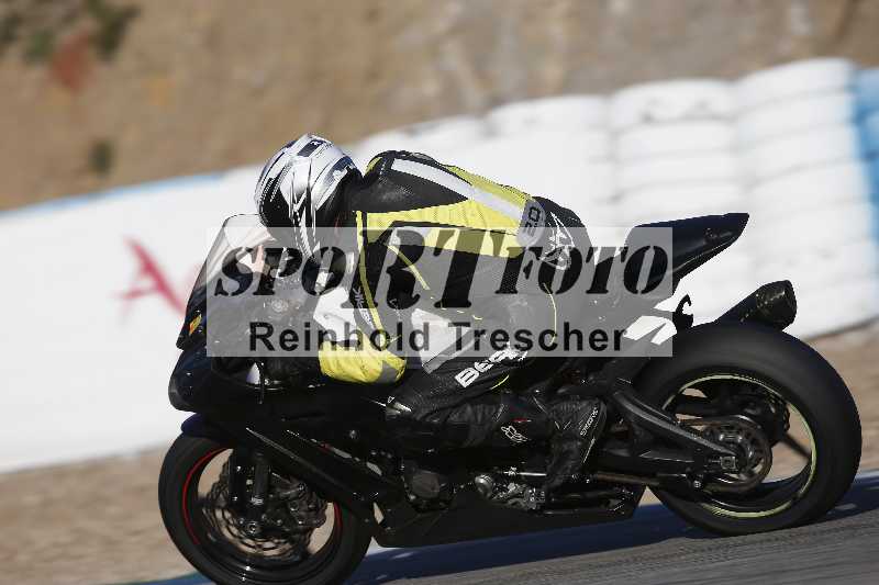 /Archiv-2024/02 29.01.-02.02.2024 Moto Center Thun Jerez/Gruppe rot-red/backside